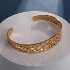 Women’s Bracelet Bangle