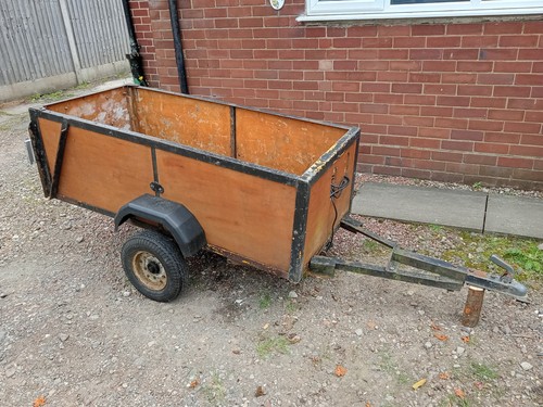 Car trailer 750kg braked - car, un-braked
