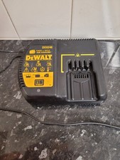 DeWalt DE0246 Battery Charger