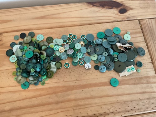 Job lot green buttons some - green,