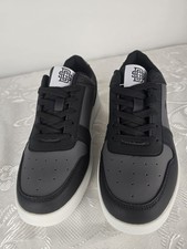 Trainers Size 9