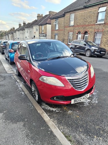 Rare 2012 chrysler ypsilon - rare,