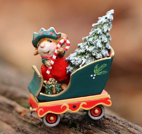 Wee forest folk - folk, elf
