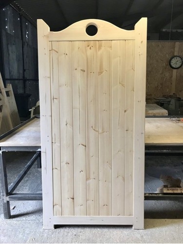 Bespoke wooden entrance - bespoke, gate