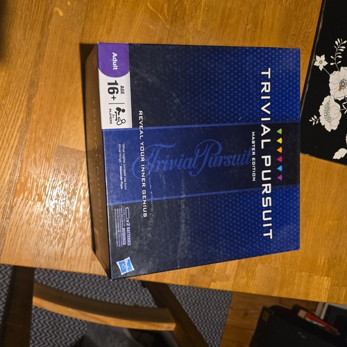 Hasbro trivial pursuit master - hasbro,