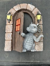 Dragon Opening Door Climbing Windows Statue Resin Garden Ornament Ref CS5
