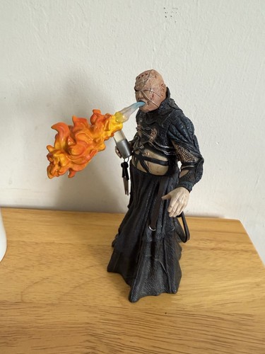 Neca hellrasier action - neca, 7"