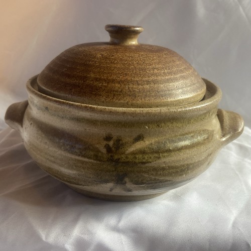 Handmade earthenware pot - a,