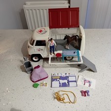 SCHLEICH MOBILE VET AMBULANCE