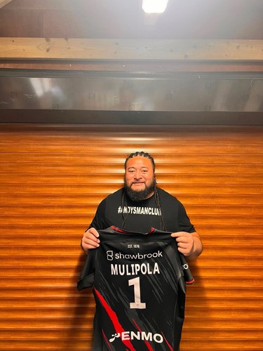 Authentic hand signed - authentic,