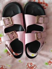 Pink Sandel
