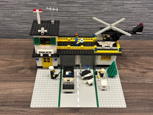 Lego 381 police headquarters - lego,