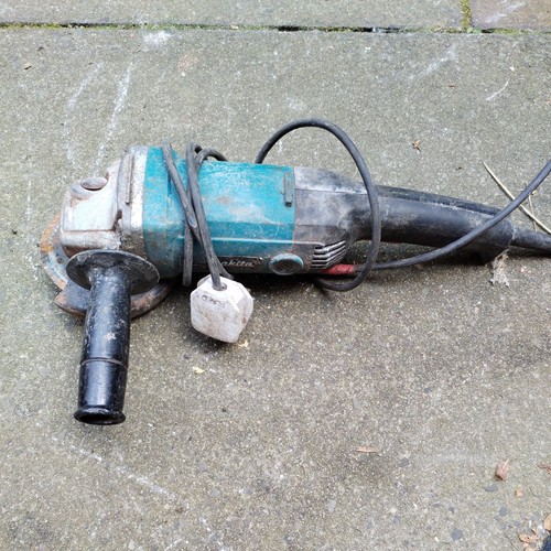 Makita 9015b 1050w angle - ,