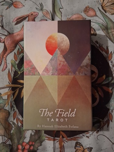 The field tarot cards - field, book