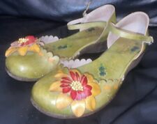 LADIES SIZE UK 4.5 VINTAGE LEATHER FLATS GREEN, YELLOW AND RED FLORAL YOMA