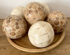 6 x Decorative Handmade Horn & Wooden Carpet Balls on Wooden Display Bowl 9.5cm