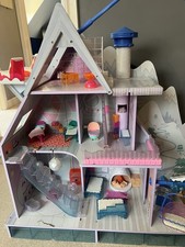 LOL Surprise! Winter Ski Chalet Doll House & OMG DOLL + Accessories
