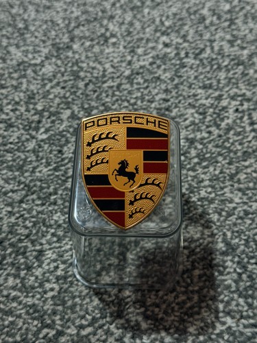 Porsche bonnet badge front - badge,