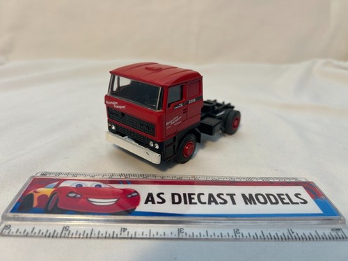 Corgi modern truck lion - modern,