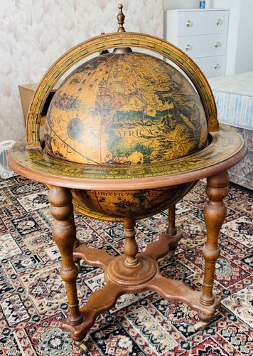 Vintage rotating globe - rotating,