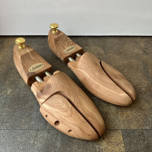 Jones the bootmaker wooden - the,