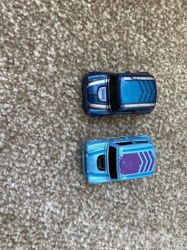 Pair hot wheels morris classic - pair,