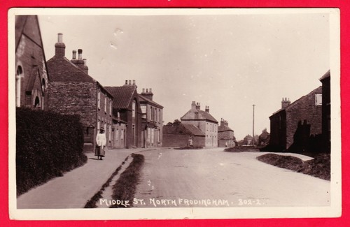 Postcard north frodingham - -,