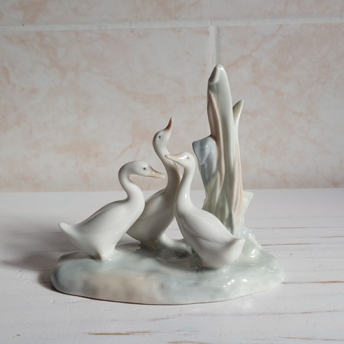 Nao lladro three geese - by,