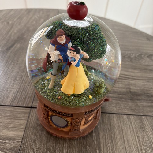 Disney snow white and seven - snow,