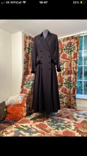 Laura ashley woollen - laura,