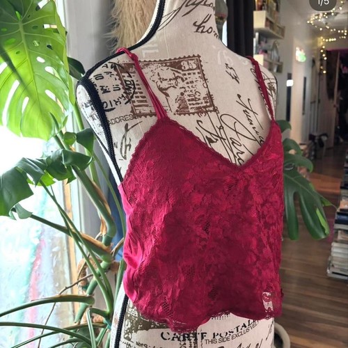 Gold label vintage victorias