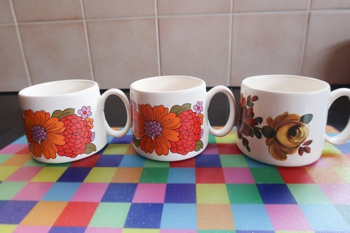Group retro holkham pottery - retro,