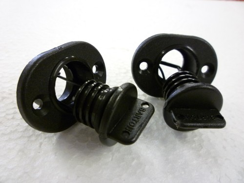 Universal black transom drain - universal,