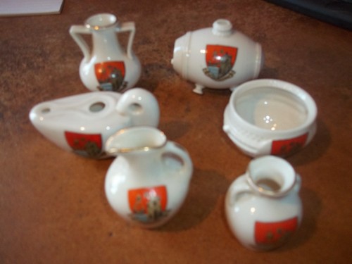 Pieces crested ware china - crested,