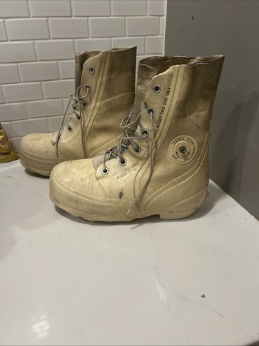 Vintage 1990 military bata - vintage,