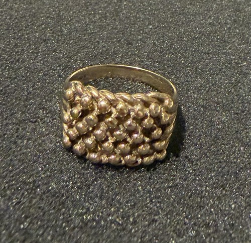 9ct gold hallmarked row - 9ct,