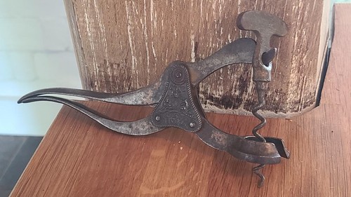 Antique lund piece - antique, lever