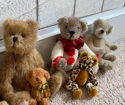 Group artist bears - of,