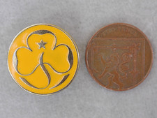 1995 - 2005 brass and yellow 'enamel' trefoil Girl Guide Brownies Promise badge