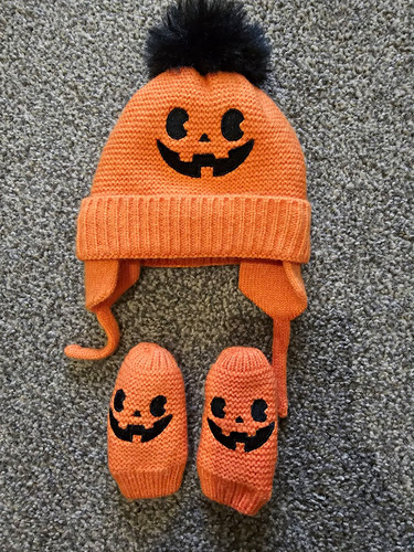 Halloween hat and mittens - halloween,