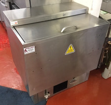 Gamko Bottle Dump Fridge Chilled Drinks Storage Sliding Lid 900mm Wide