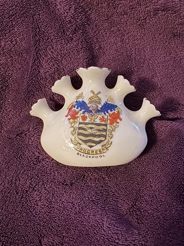 Antique anglo heraldic crested - antique,