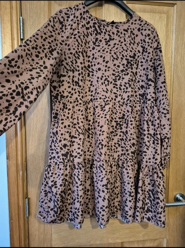 Dalmatian ruffle hem - dalmatian,