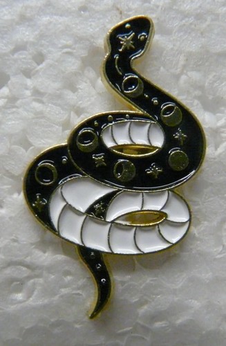 Snake pin badge - ., black