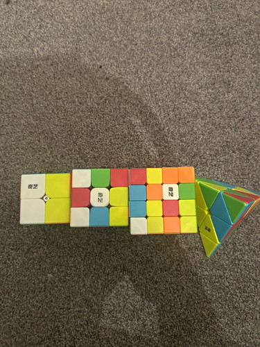 Qiyi 2x2 3x3 4x4 cube - 2x2,, 3x3,
