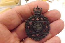 MILITARY CAP BADGE ROYAL ARMY