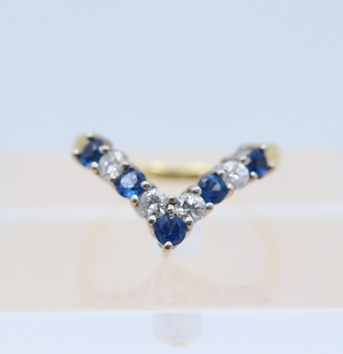 18ct yellow gold - 18ct, sapphire