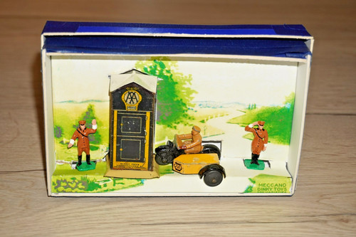 Dinky toys pre war no44 - war,
