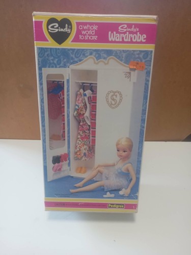 Sindy wardrobe 44502 - wardrobe, vintage