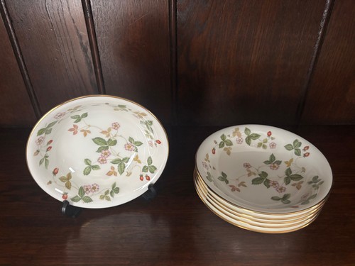 Wedgwood wild strawberry bowl - wild,